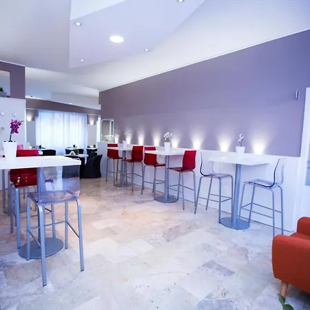 Agape 4*